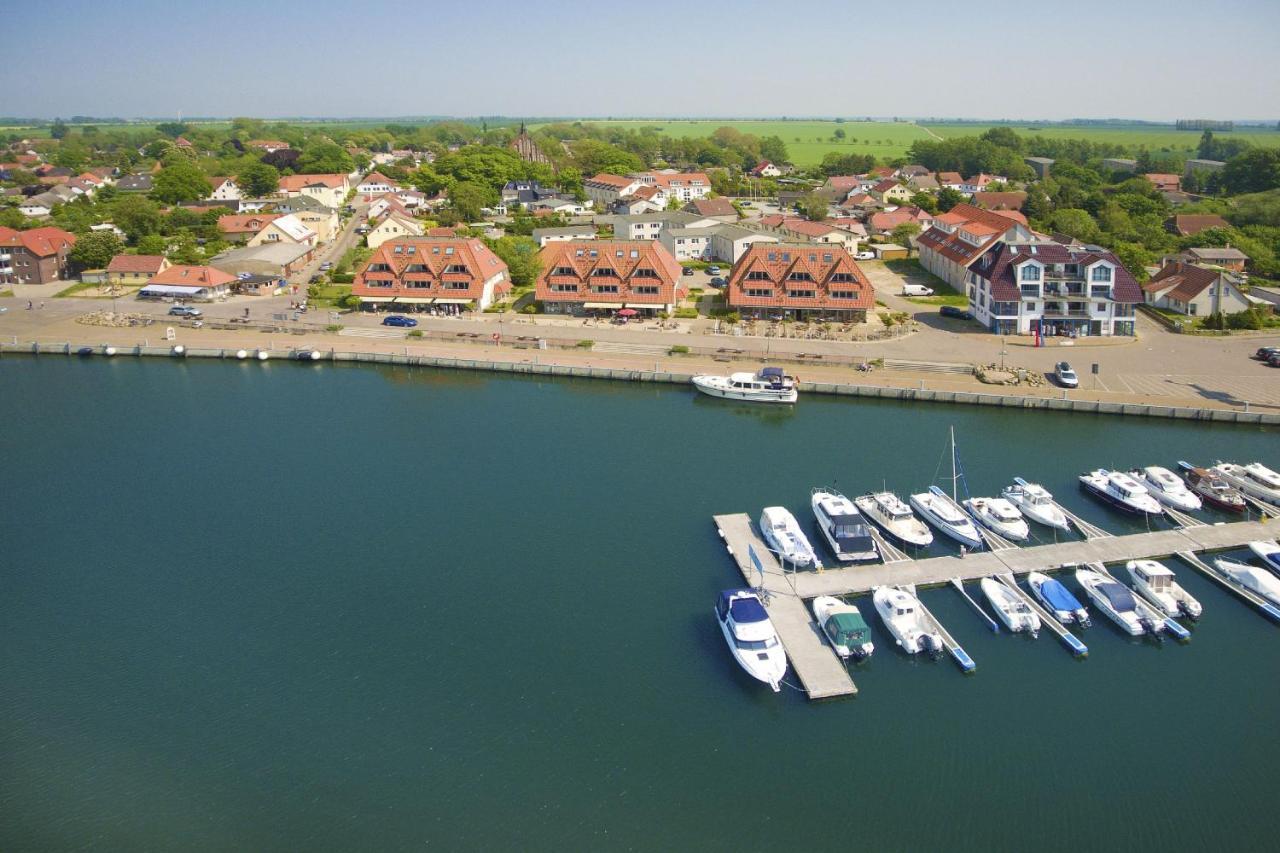 Hafennahe Ferienwohnung Mit Balkon Und Meerblick - Hafenhaeuser Wiek Wohnung 06 Wiek auf Rügen المظهر الخارجي الصورة